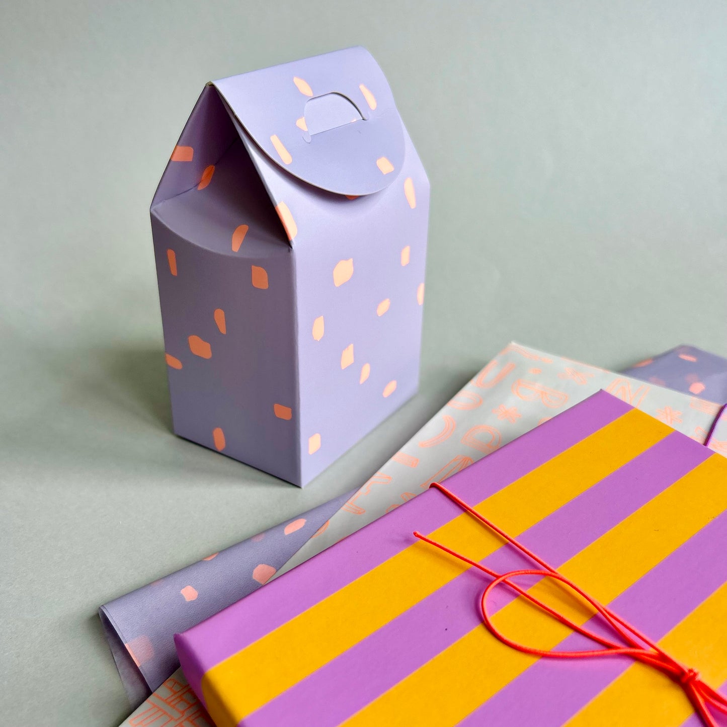Geschenk Box Set - unregelmäßige Punkte, flieder/neon orange